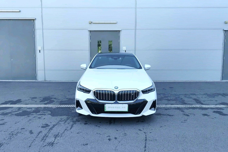 BMW i5, 2025 — фото 2 из 11