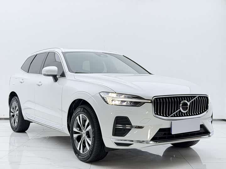 Volvo XC60, 2023 — фото 3 из 9