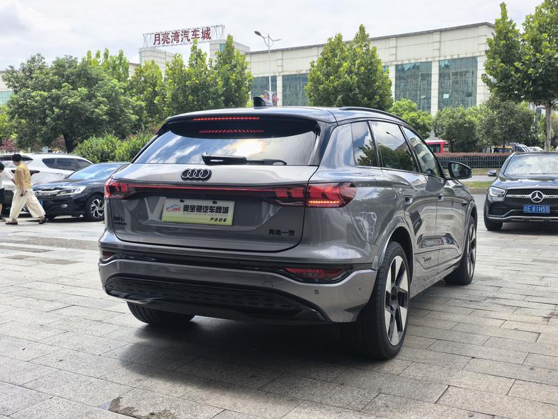 Audi Q6L e-tron, 2025 — фото 6 из 12