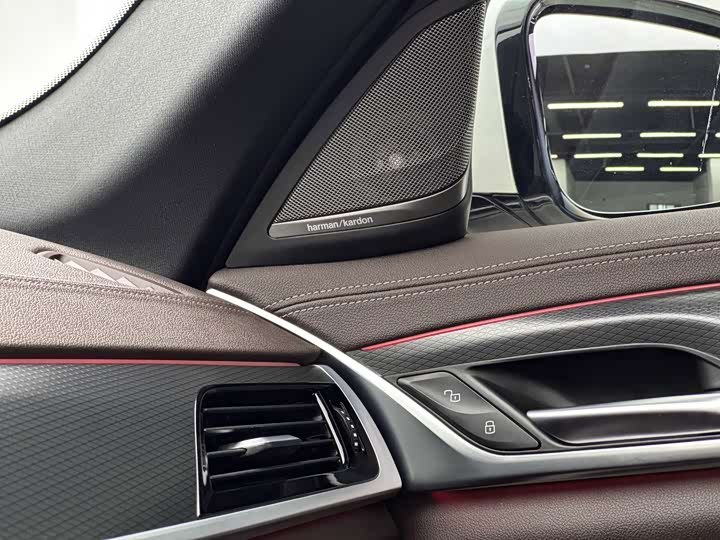BMW 5 Series Hybrid, 2022 — фото 6 из 9