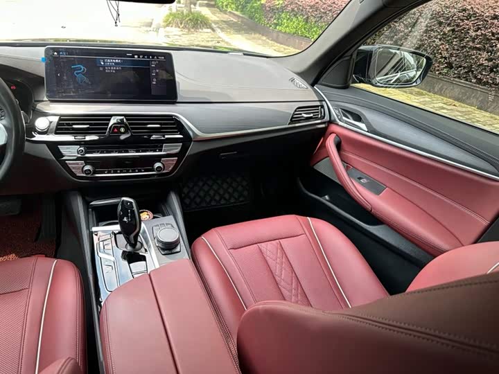BMW 5 Series Hybrid, 2021 — фото 2 из 9