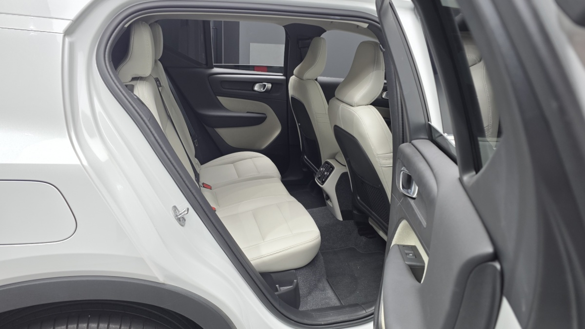Volvo XC40, 2024 — фото 11 из 12
