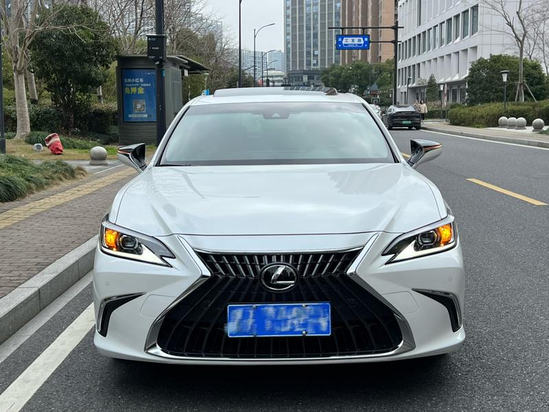 Lexus ES, 2024 — фото 2 из 12