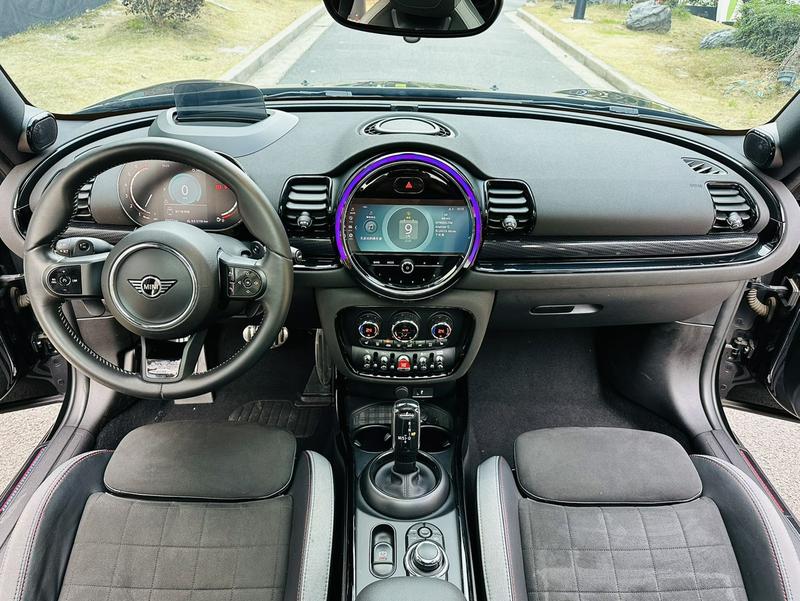 Mini Clubman JCW, 2022 — фото 8 из 9