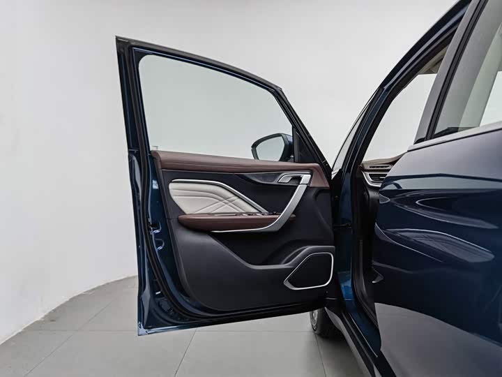 Geely Jiaji Hybrid, 2022 — фото 8 из 9