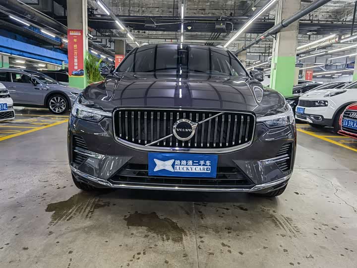 Volvo XC60, 2022 — фото 2 из 9