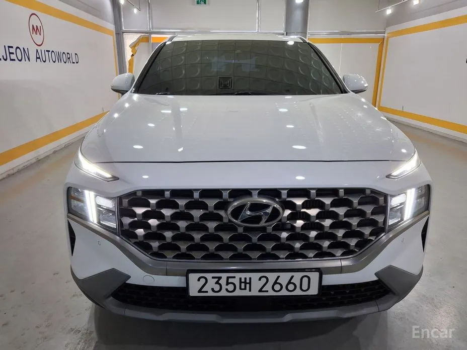 Hyundai Santa Fe, 2023 — купить в Саратове под ключ