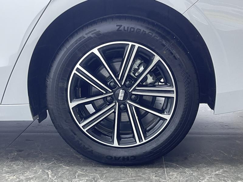 Geely Galaxy A7, 2025 — фото 11 из 12