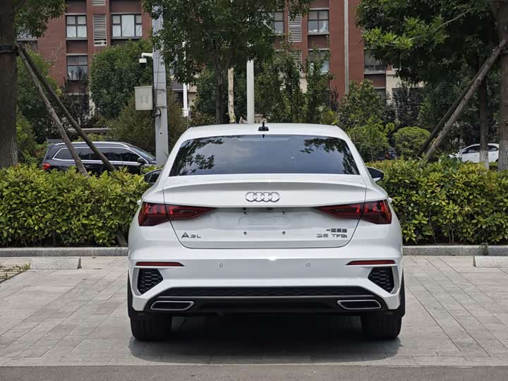 Audi A3, 2023 — фото 6 из 9