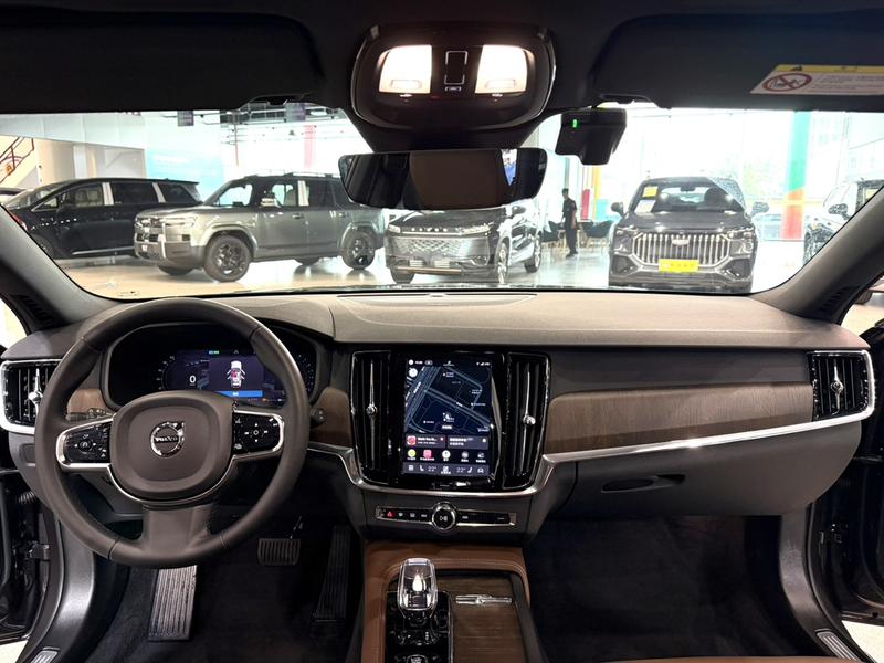 Volvo V90, 2023 — фото 9 из 12