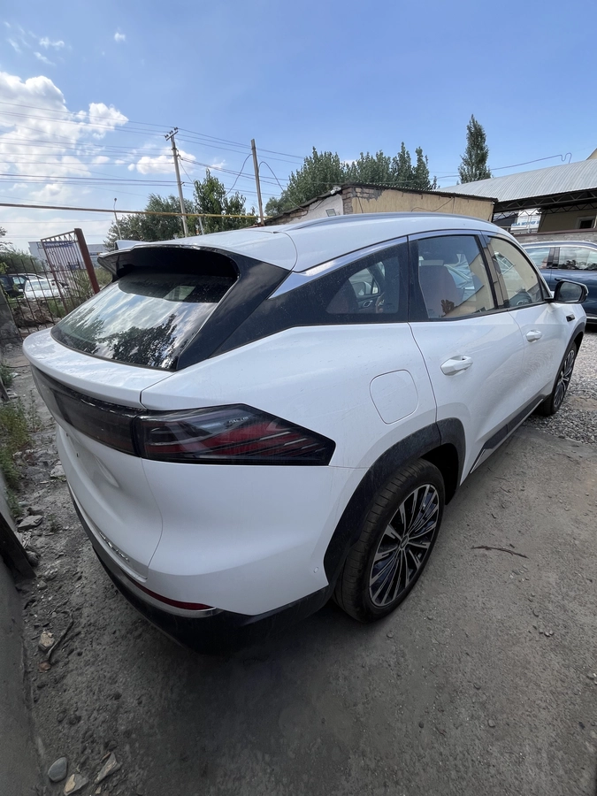 Geely Galaxy Starship 7, 2026 — фото 2 из 4