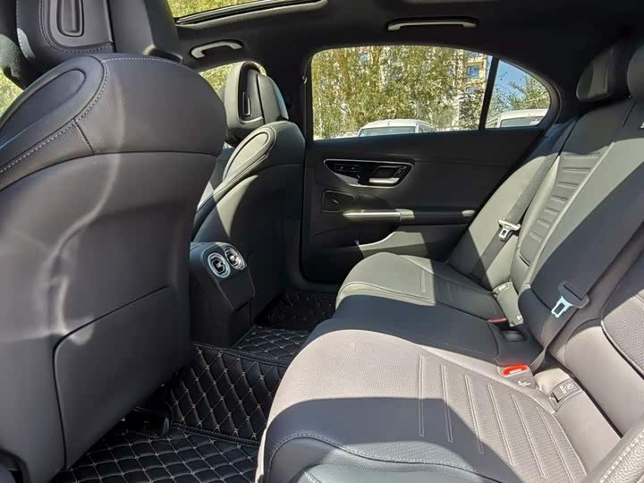 Mercedes-Benz C-Class, 2024 — фото 5 из 9