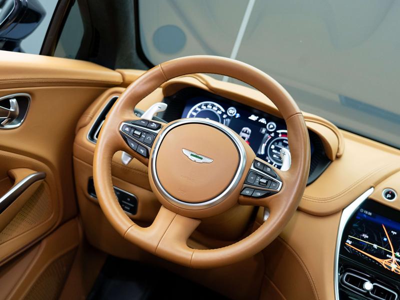 Aston Martin DBX, 2024 — фото 6 из 10