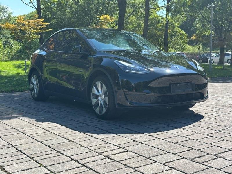 Tesla Model Y, 2023 — фото 3 из 10