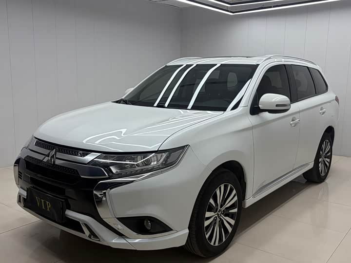 Mitsubishi Outlander, 2021 — купить в Кирове под ключ