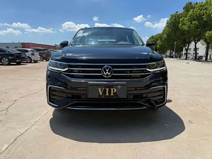 Volkswagen Tiguan L Pro, 2023 — купить в Кирове под ключ