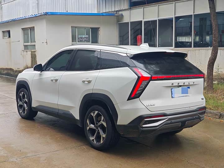 Geely Atlas L, 2023 — фото 4 из 9