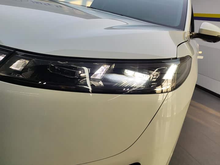 Dongfeng Yipai eπ 008, 2024 — фото 5 из 9