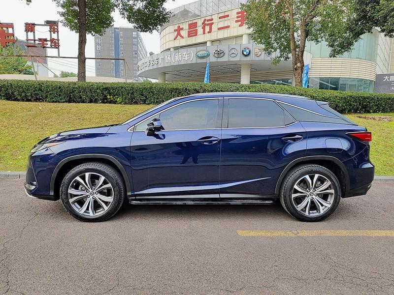 Lexus RX, 2022 — фото 3 из 10