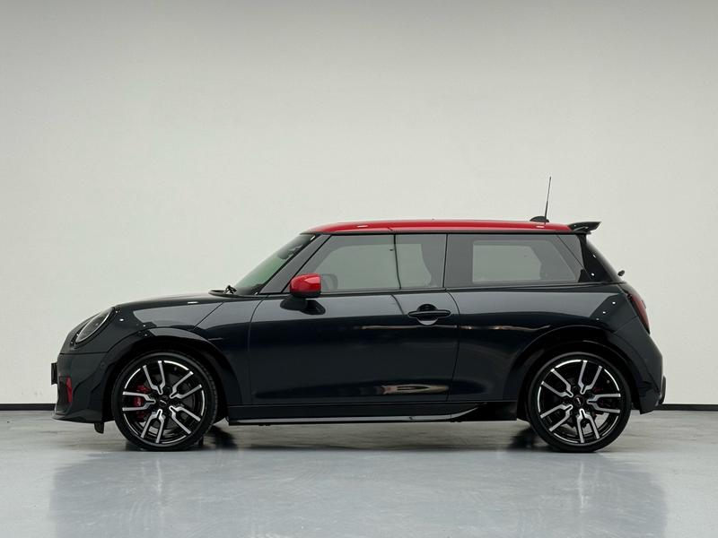 Mini Mini JCW, 2024 — фото 4 из 12
