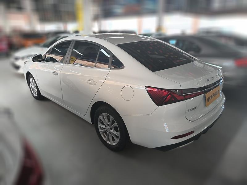 Roewe i5, 2025 — фото 4 из 12