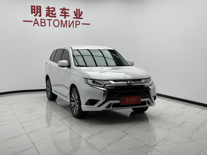 Mitsubishi Outlander, 2023 — фото 3 из 12
