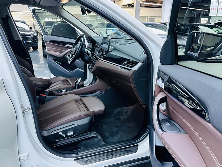 BMW X1, 2021 — фото 8 из 9