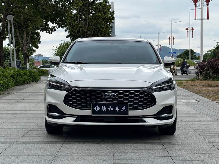 Ford Focus, 2021 — фото 2 из 9