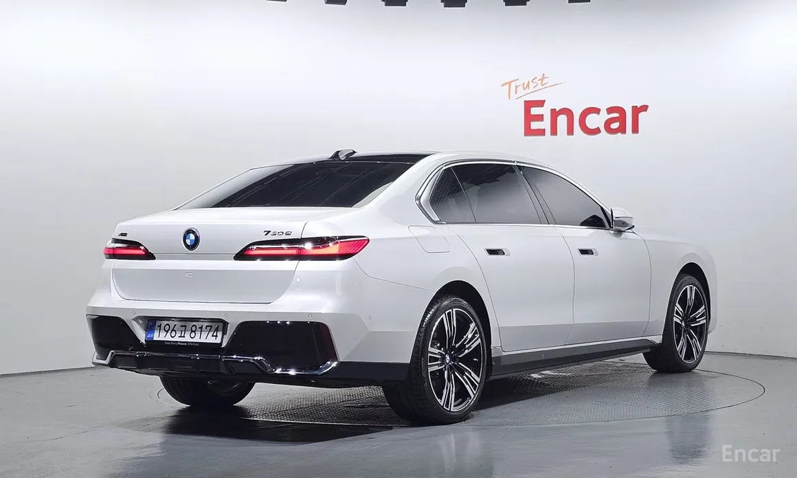 BMW 7 Series, 2025 — фото 2 из 12