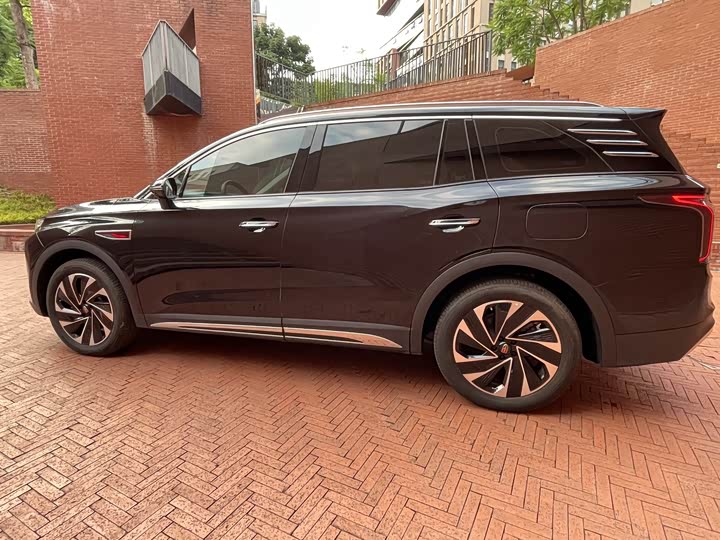 Hongqi HS7 Hybrid, 2024 — фото 5 из 9