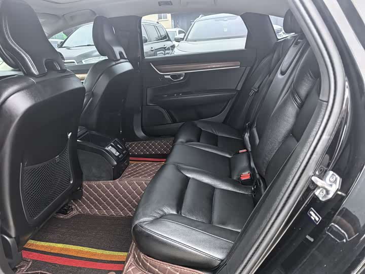 Roewe i6 Max EV, 2021 — фото 5 из 9