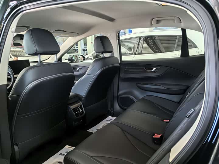 Hongqi E-QM5, 2024 — фото 8 из 9
