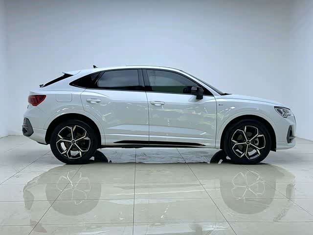 Audi Q3 Sportback, 2025 — фото 6 из 9