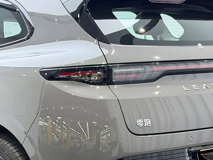 Leapmotor Lafa5, 2025 — фото 7 из 9