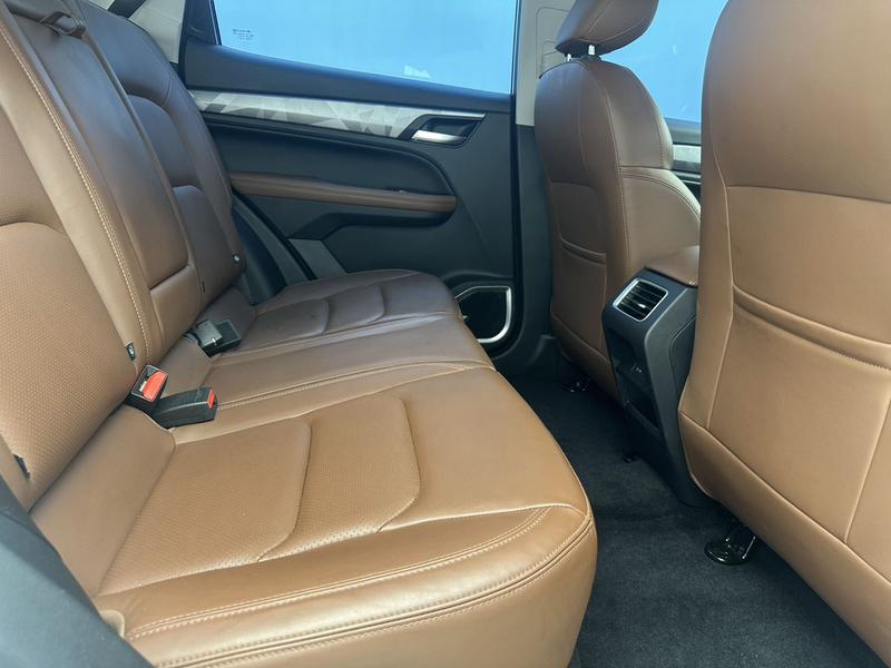 Geely Vision X6, 2022 — фото 10 из 11