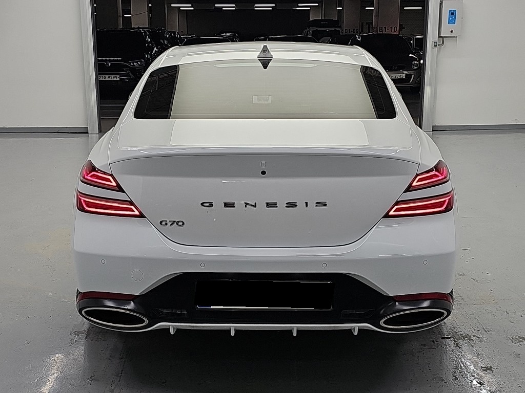 Genesis G70, 2023 — фото 3 из 12