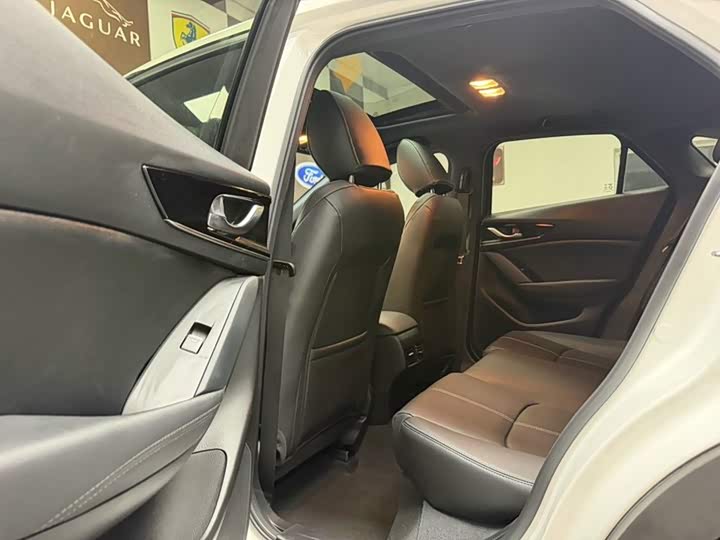 Mazda CX-4, 2023 — фото 8 из 9