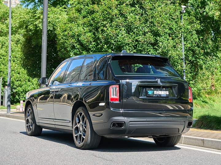 Rolls-Royce Cullinan, 2022 — фото 7 из 9