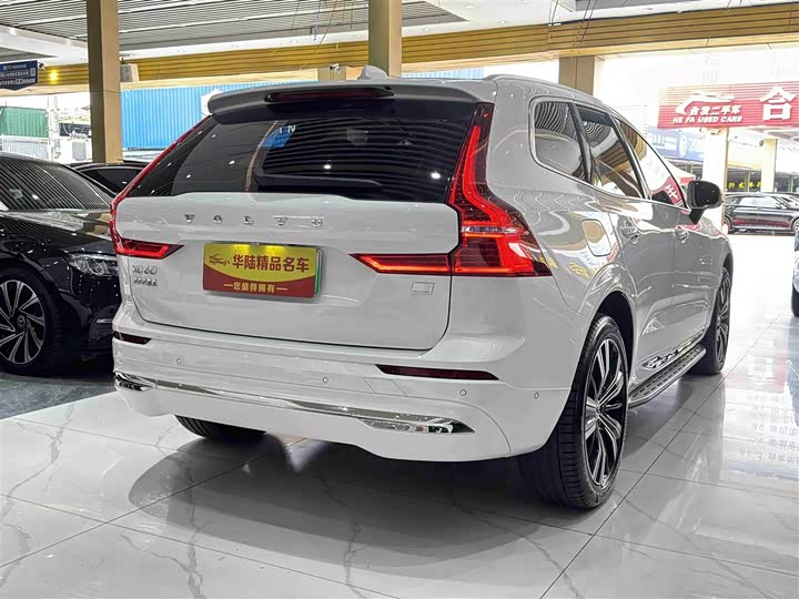 Volvo XC60 Hybrid, 2022 — фото 6 из 12