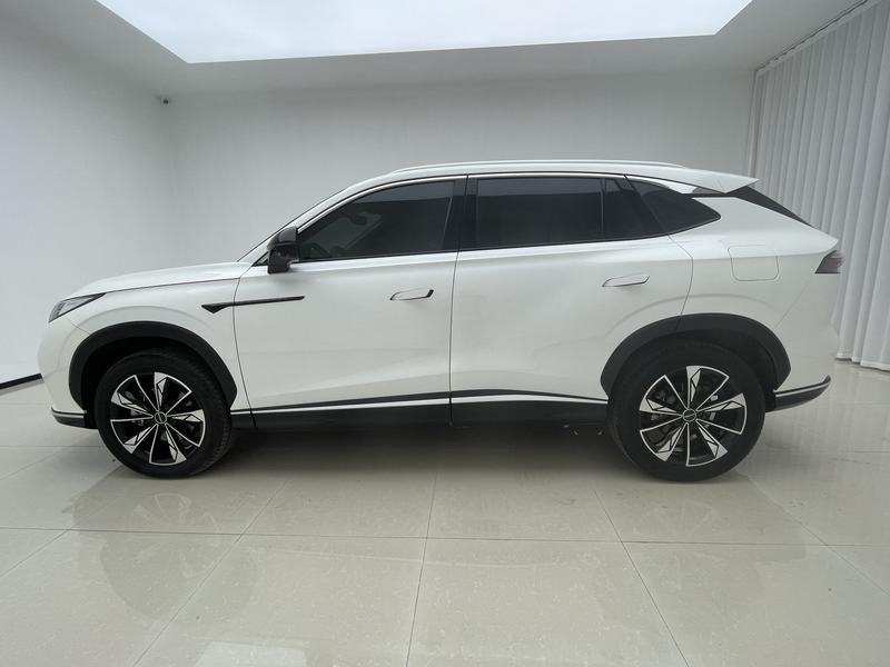 Roewe RX5 Hybrid, 2025 — фото 4 из 12