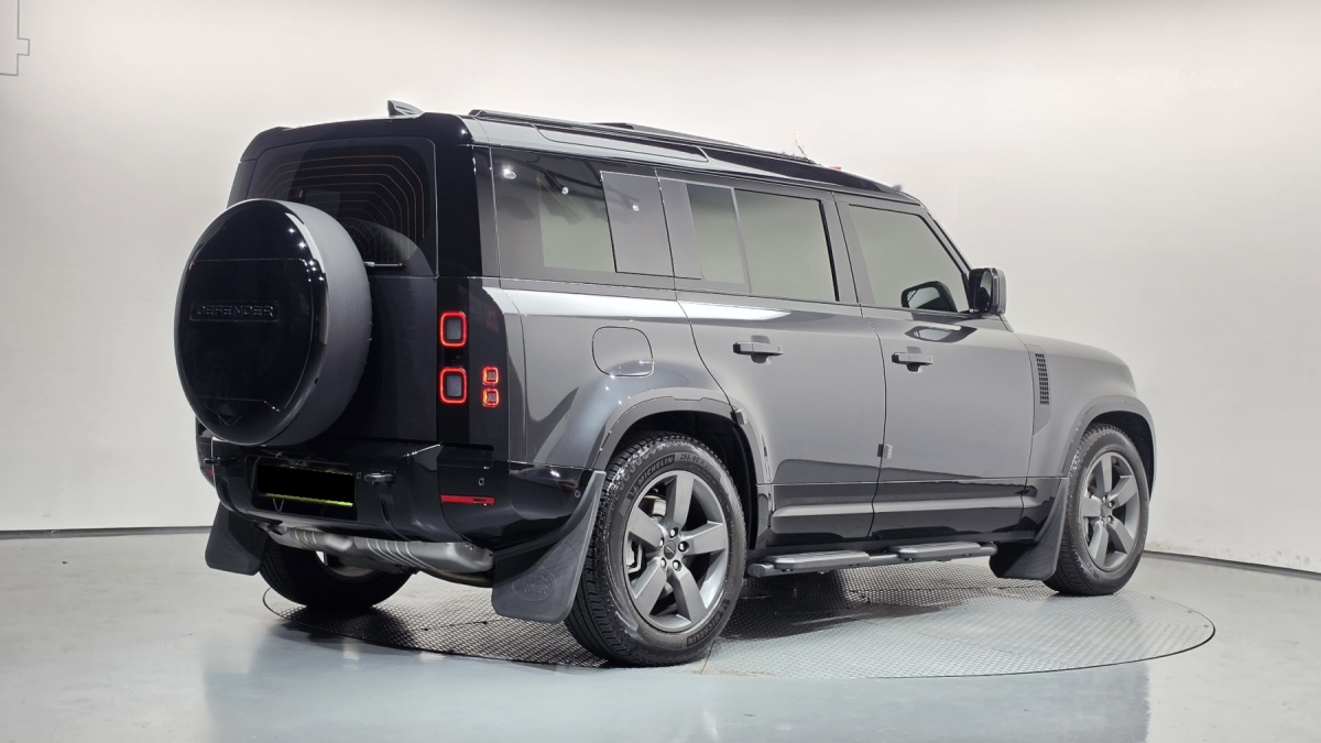 Land Rover Defender, 2026 — фото 2 из 12