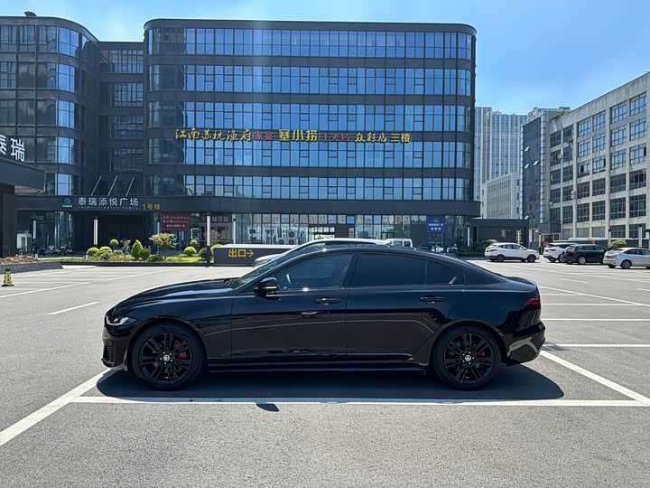 Jaguar XE L, 2025 — фото 4 из 9