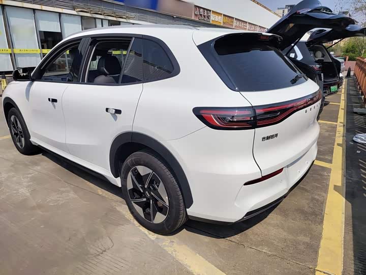 Geely Galaxy E5, 2025 — фото 5 из 9