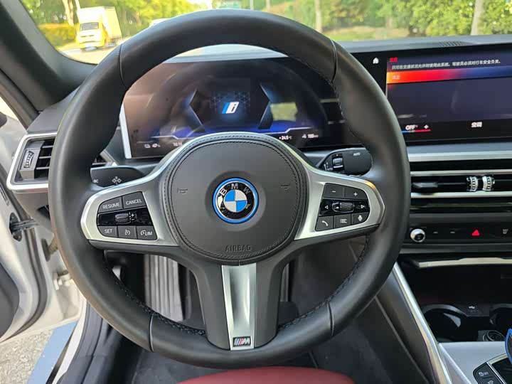 BMW i4, 2025 — фото 4 из 9