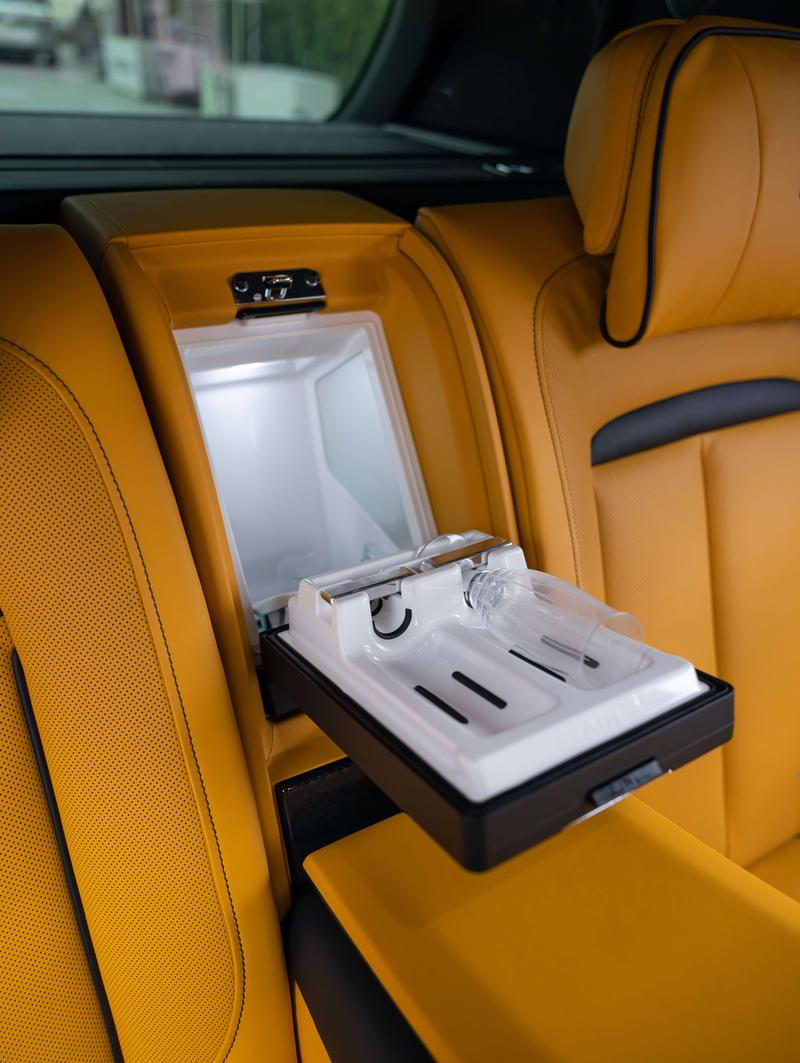 Rolls-Royce Cullinan, 2023 — фото 8 из 12