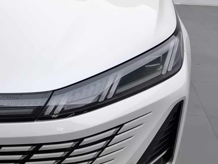 Changan Eado Plus, 2025 — фото 7 из 9