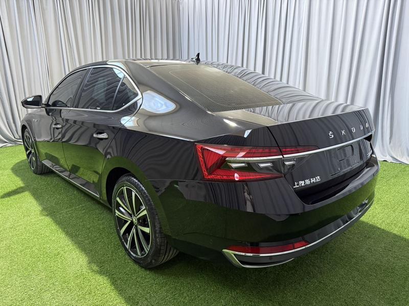 Skoda Superb, 2023 — фото 4 из 12