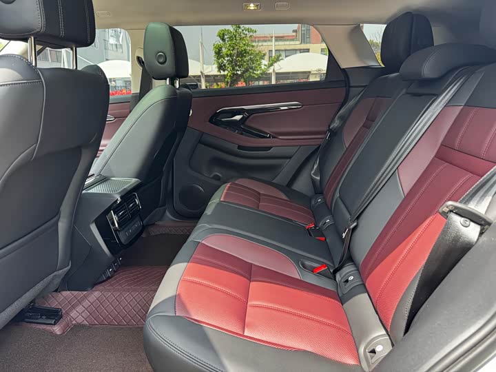 Land Rover Range Rover Evoque L, 2023 — фото 8 из 9