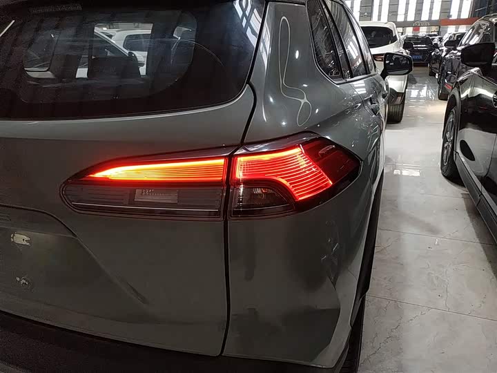 Toyota Corolla Cross, 2021 — фото 8 из 9