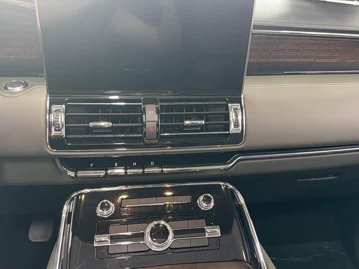Lincoln Navigator, 2023 — фото 4 из 9